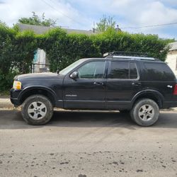 2005 Ford Explorer