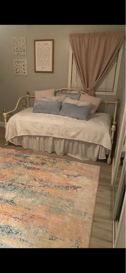 90’s Day Bed