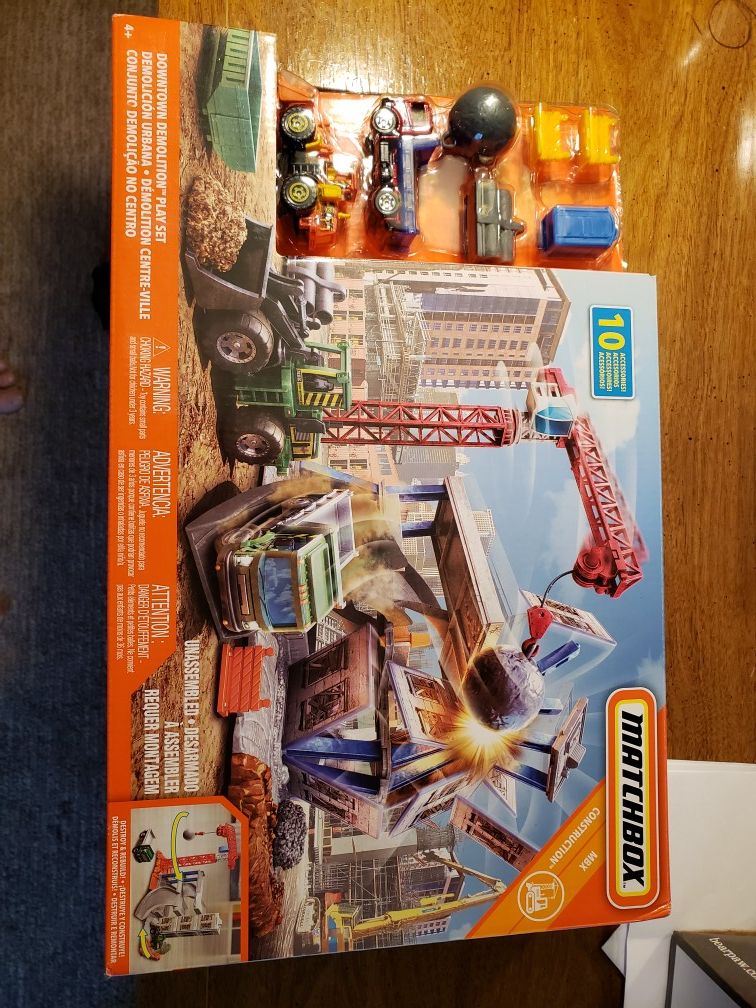 Toy New Matchbox Downtown Demolition Playset