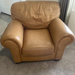 Camel/Tan Leather Large Chair with Rounded Arms