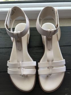 NEW FRANCO SARTO Dosha cream sandals 8.5