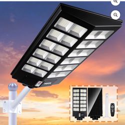 10000W Super Bright Solar Street Light Pole Barn 220° Wide Angel Commercial Parking Lot Lights 35000mAh Outdoor Dusk to Dawn Solar Security Flood Ligh
