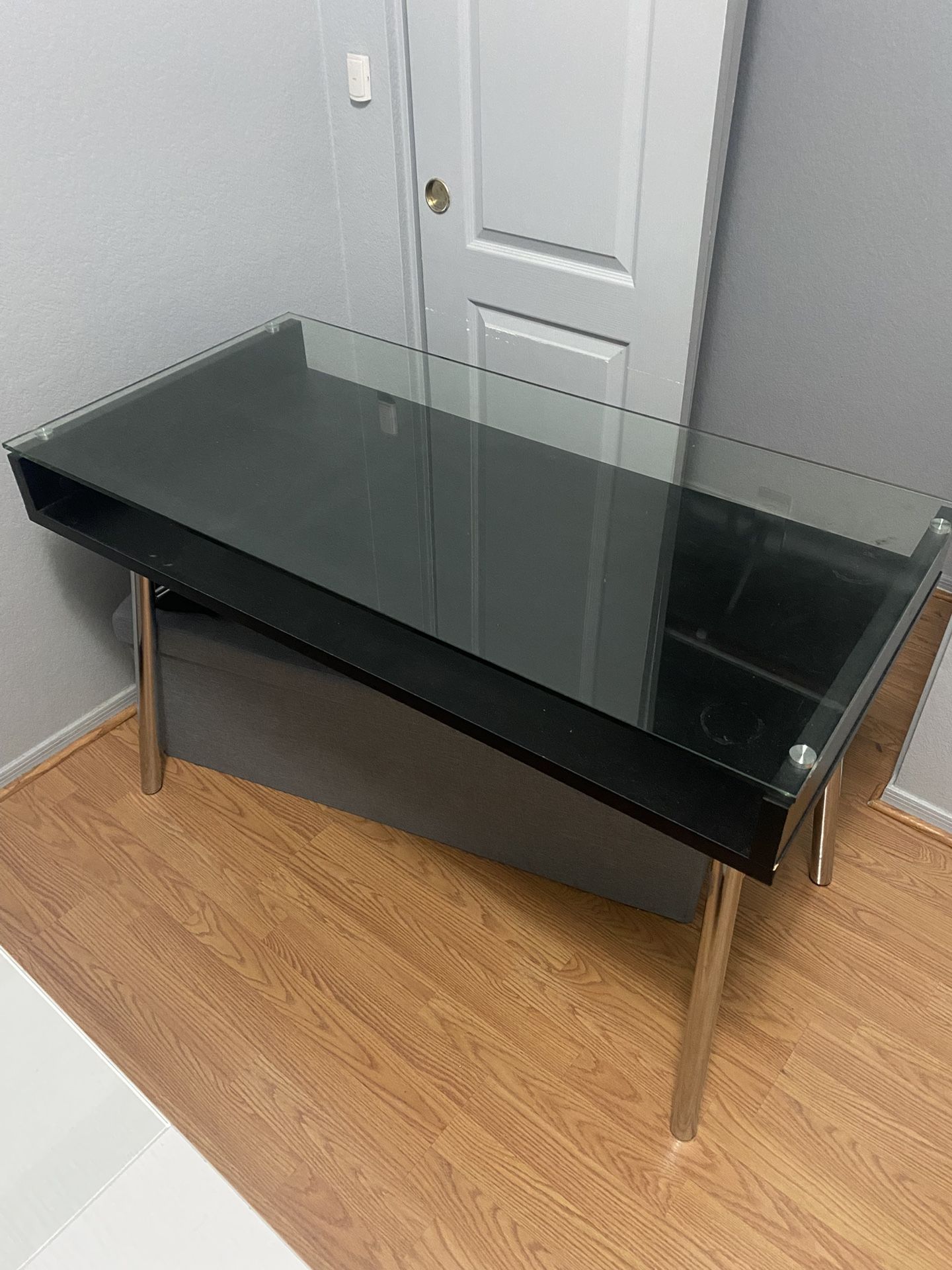 Flash Furniture Brettford Desk with Tempered Glass Top