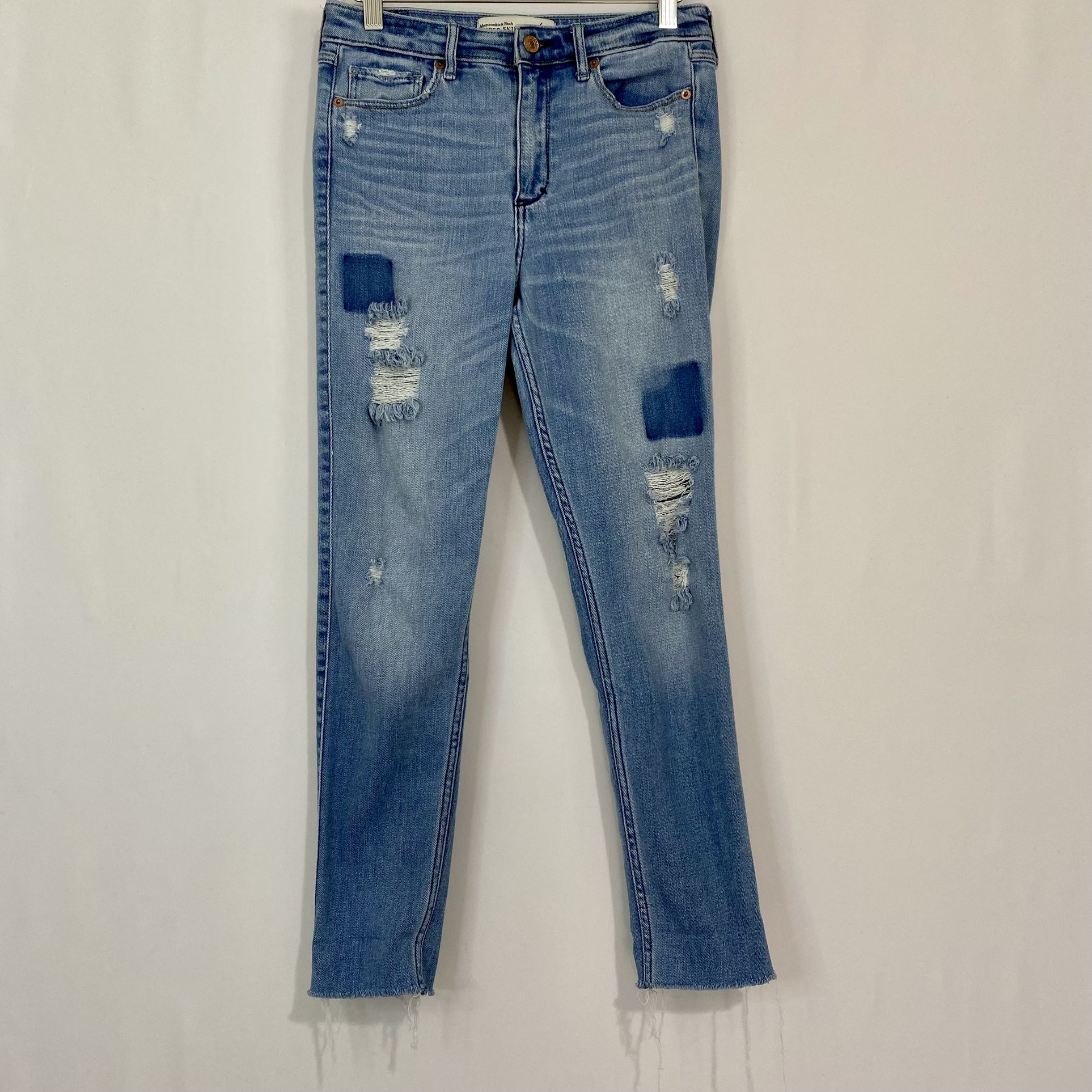 Abercrombie & Fitch Women’s Super Skinny High Rise Distressed Jean Size 4 EUC