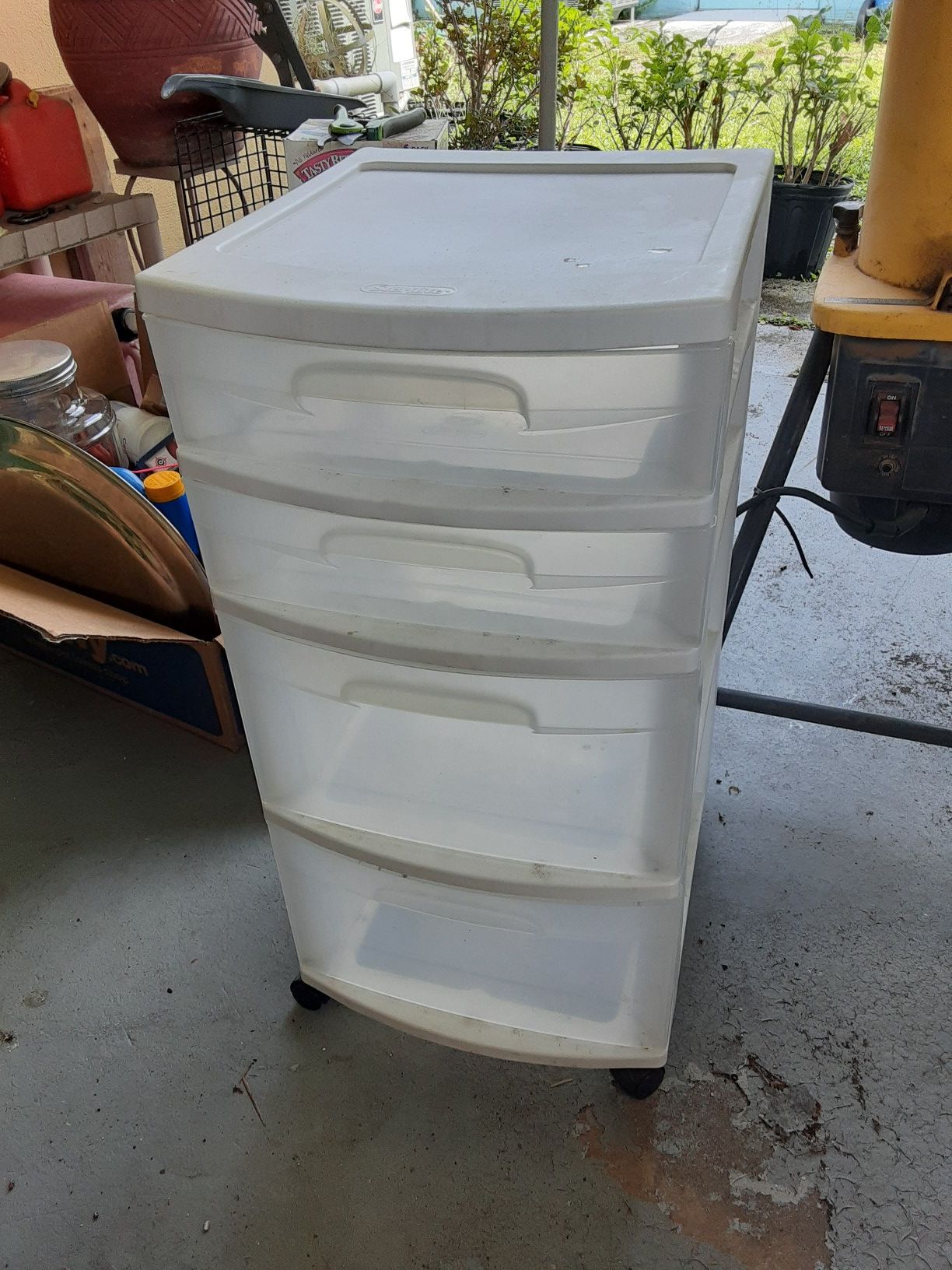 Rolling storage dresser drawers sterilite