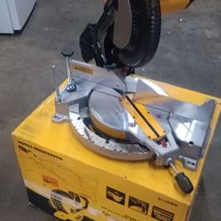 DEWALT CORDED MITER SAW 10 IN  
