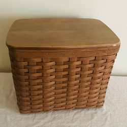 Longaberger 2007 Decorative Handmade Basket w/ Leather Side Handles, Longaberger Custom Made Wooden Lid & Plastic Basket Protector - VGC  Includes: Ha