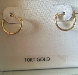 10k small hoop earrings