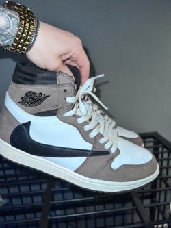 Travis Scott Jordan Retro 1s