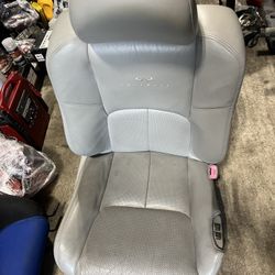 Infiniti G35 Sedan 2006 Passanger Seat Parts