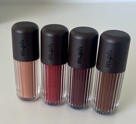 https://offerup.com/redirect/?o=bS5waA== by Mary Phillips Top Coat Hydrating Lip Gloss
