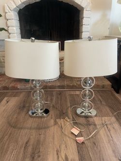 Set of 2 table Lamps Silver snd White