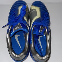 Nike Total 90 Soccer Cleats Size 7.5M for Sale in Highland Park