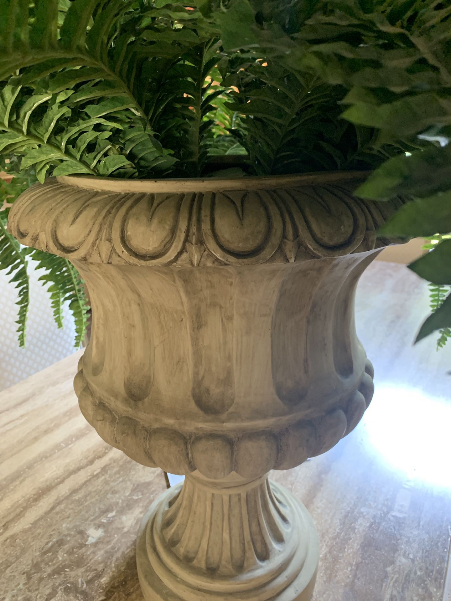 Beautiful outdoor or indoor planter with beautiful vintage looking vase