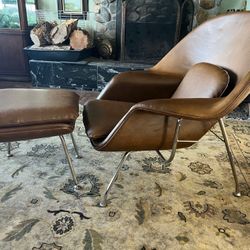 Saarinen Miniwomb Replica Chair