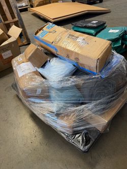 Returned pallet// tent and headlining
