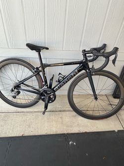 Bianchi Sprint Carbon Road Bike carbon rims 11 gears sm size 5’4or