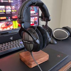 Beyerdynamic DT 990 Pro Headphones 