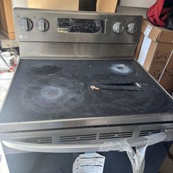 Used Electric Stove The Glass Top Broken 