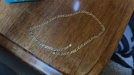 Beveled Figaro 14k 20’in Gold chain (Pretty Good Condition)