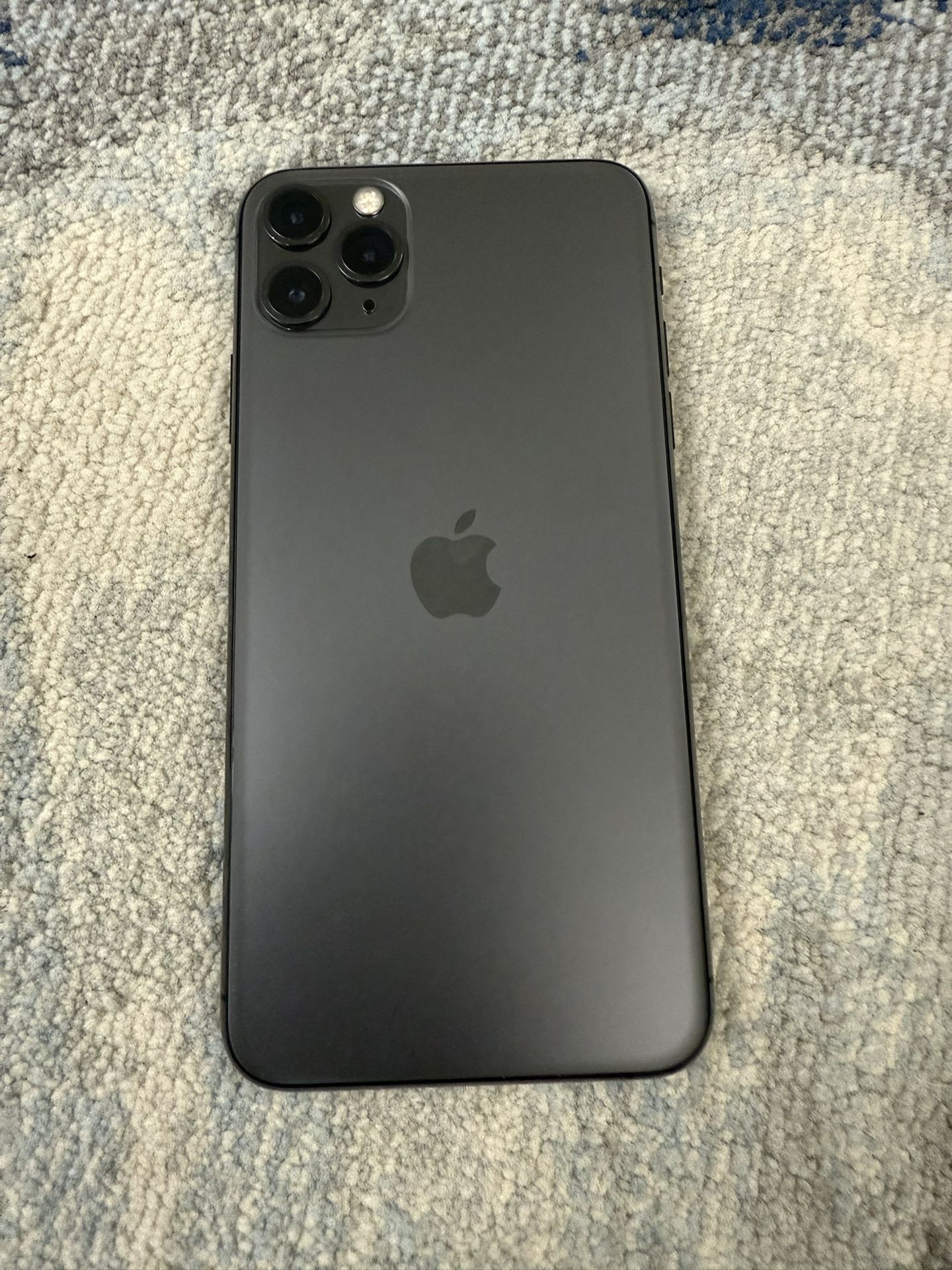iPhone 11 Pro Max 64gb Unlocked for all carriers - No issues pick up in Palatine.