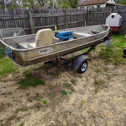 14 Ft Alumacraft With Trailer $500.00