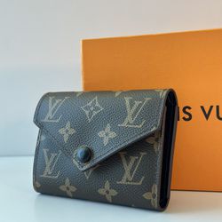 ♥️ Louis Vuitton Tri-Fold Women’s Wallet ♥️