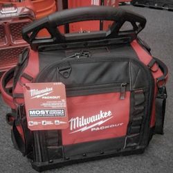 MILWAUKEE PACKOUT 15" STRUCTURED TOOL BAG