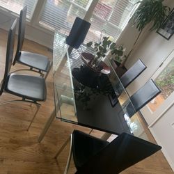 Luxury Dania Extendable Glass  Table W/ Leather Black Chairs 