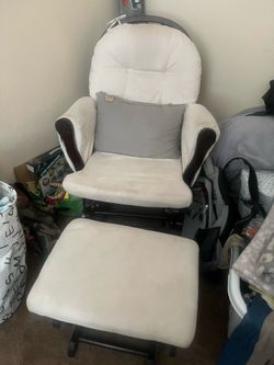 Rocking nursery chair