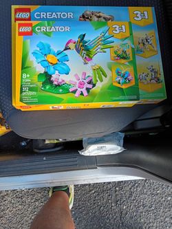 LEGO Creator 3-in-1 Colorful Hummingbird 31384