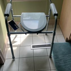 Toilet commode