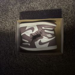 Air Jordan 1 Retro High OG 'Mauve
