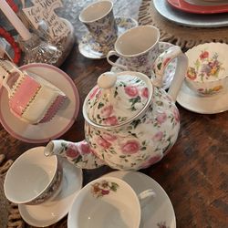 Ceramic Tea Set And Pot 
