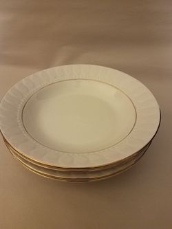 Gibson tuxedo gold rim rimmed white bowls set of 4