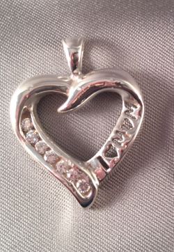 Silver heart pendant with White Zirconia