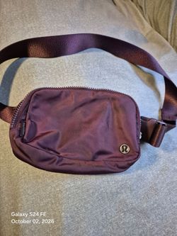 Lululemon fannypack
