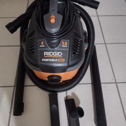 ********RIDGID VACUUM WD4070*******