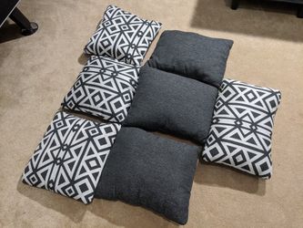 Brand new couch pillow set
