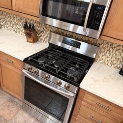 Range Stove Gas and Microwave Combo Stainless 60 Day Warranty
