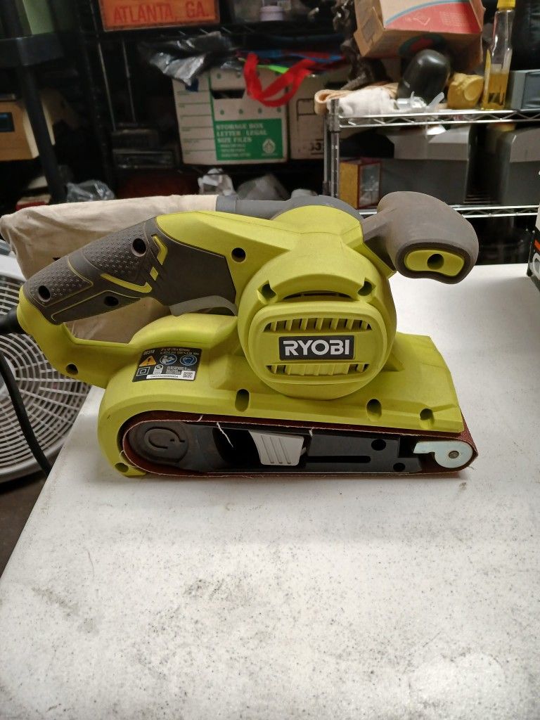 Ryobi BE319 6 Amp Corded Belt Sander & Dust Bag