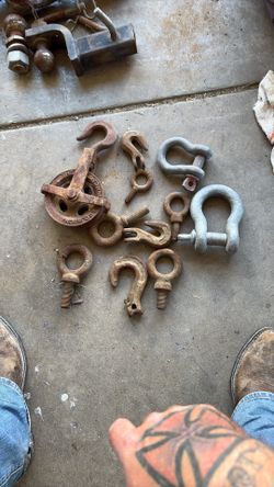 Miscellaneous Hooks And Shackles