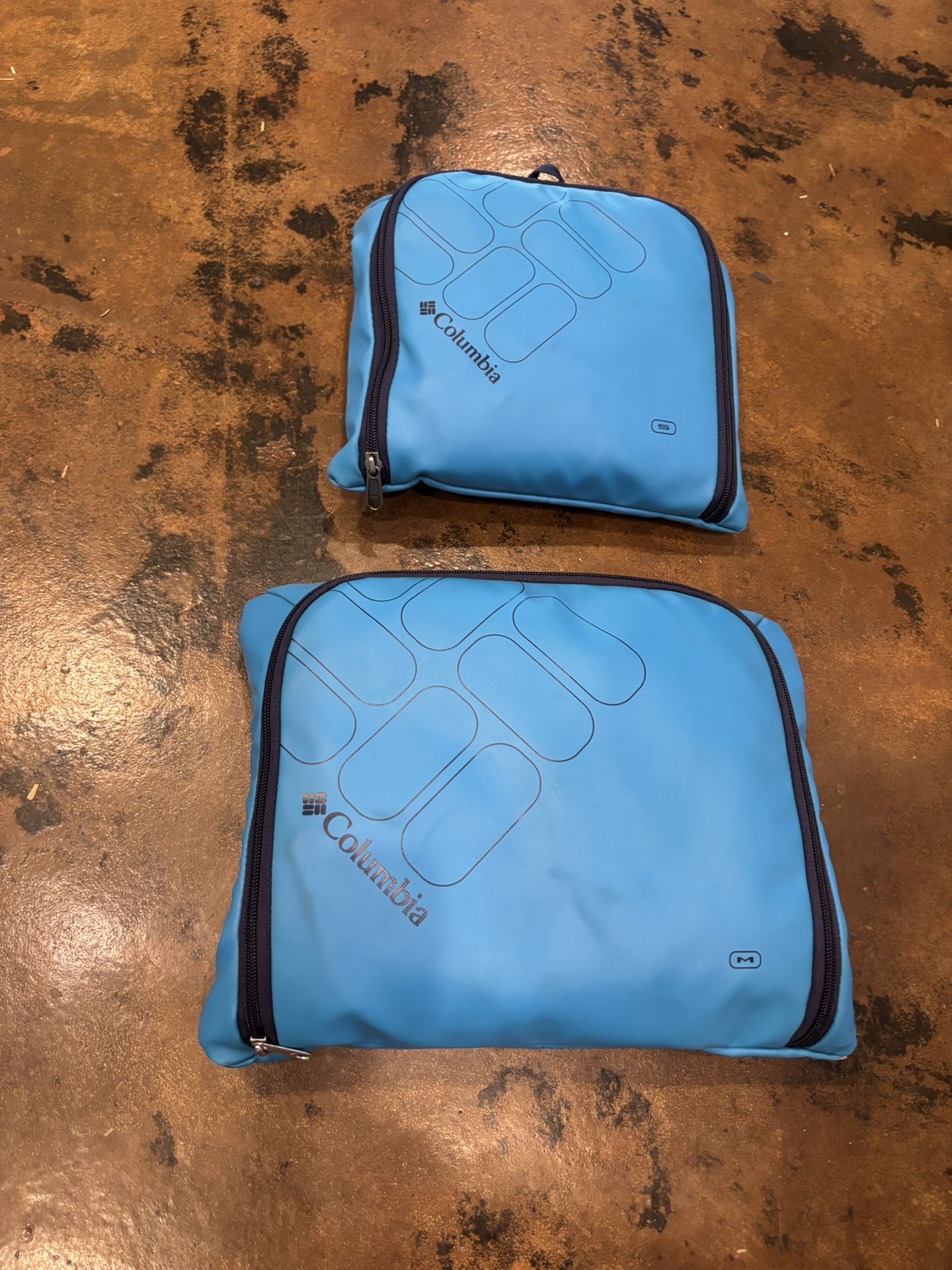 COLUMBIA WATERPROOF DRY DUFFLE BAGS (2) blue NEW!