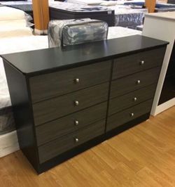 Eight drawers dresser