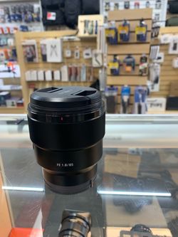 Sony 85mm 1.8 Sony E