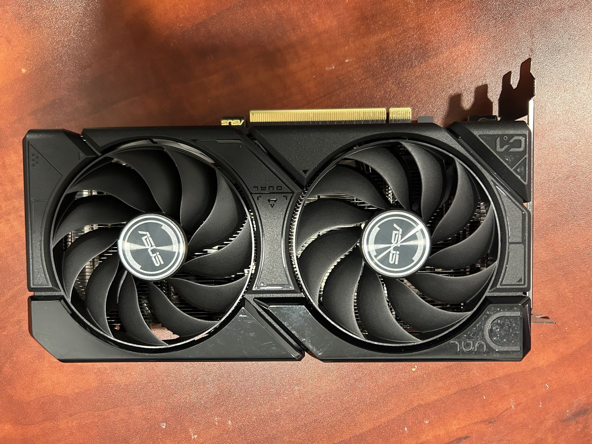 ASUS Dual RTX 4070 Super EVO