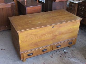 LARGE GRAIN PAINTED DOVETAILED 2 DRAWER BLANKET CHEST