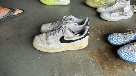 Nike Airforce 1 Size 9 Black And White