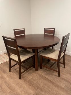 4 1/2 ft Round Wood Table w/ Chairs