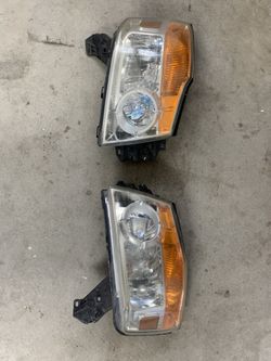 2010 Nissan Armands OEM Headlights